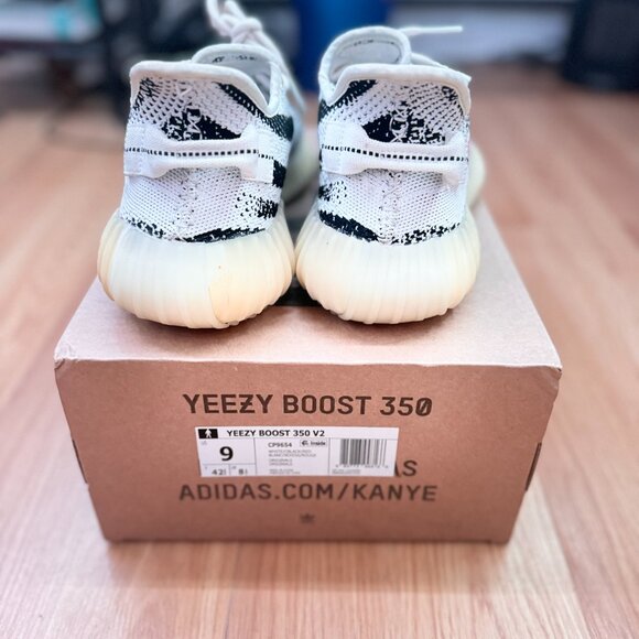Yeezy 350 Zebra (Rep) - Picture 3 of 6